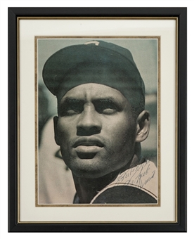 Roberto Clemente Signed 8x10 Framed Photograph (PSA/DNA)